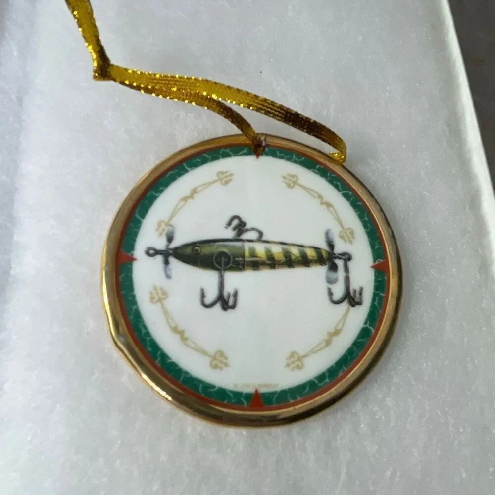 Vintage looking porcelain VTG fishing lure.